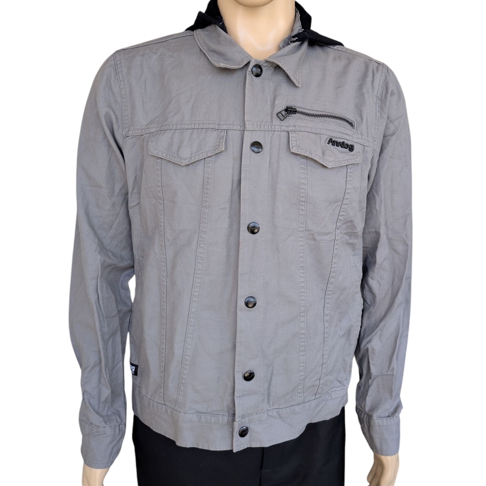 Analog Gray Lightweight Shirt Jacket with Versatile Design